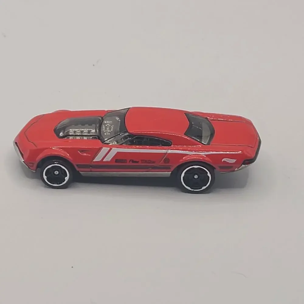 Hot Wheels Muscle Speeder 2015 Red Car /w White Stripe Malaysia
